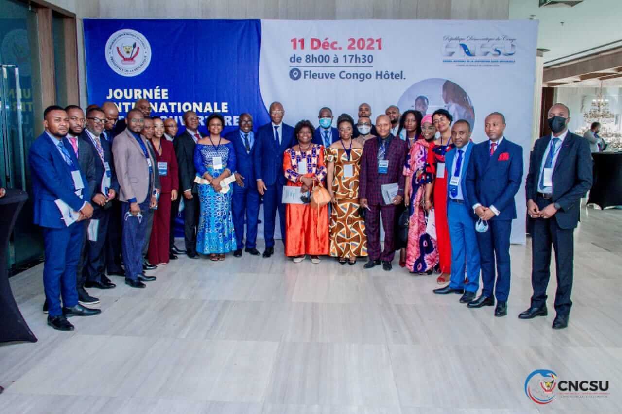 Décembre 2021 : Le coordonateur Dr. Kamba avec les membres du cabinet CTC à la journée internationale de la Couverture Santé Universelle